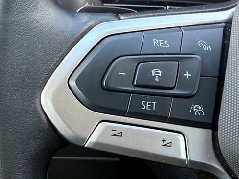 Used 2025 Volkswagen Atlas SEL AWD/4WD image 20
