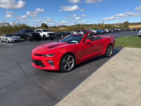 Used 2017 Chevrolet Camaro SS image 13