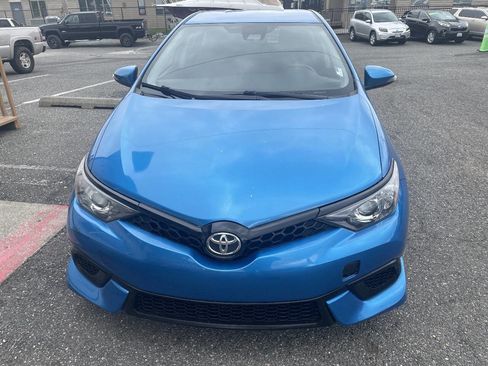 Used 2017 Toyota Corolla iM w/ All-Weather Mat Package FWD image 2