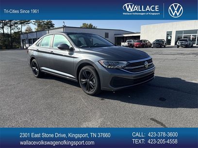 Used 2024 Volkswagen Jetta SE w/ Panoramic Sunroof Package