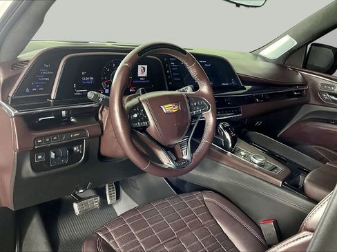 Used 2024 Cadillac Escalade V w/ LPO, ONYX Package AWD/4WD image 17