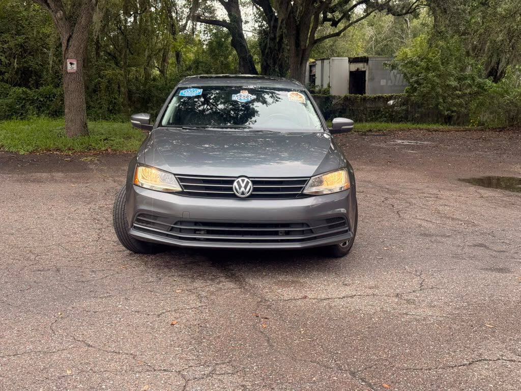 Used 2017 Volkswagen Jetta SE FWD image 3