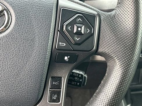 Used 2020 Toyota Tacoma TRD Off-Road AWD/4WD image 19