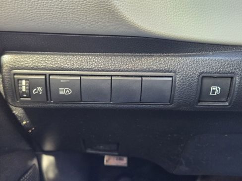 Used 2020 Toyota Corolla LE image 25