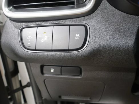 Used 2019 Kia Sorento AWD V6 image 31