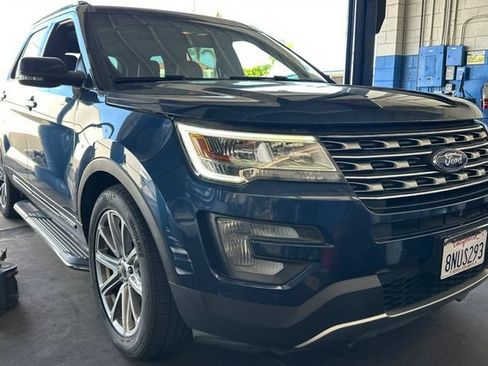 Used 2017 Ford Explorer Limited FWD image 2