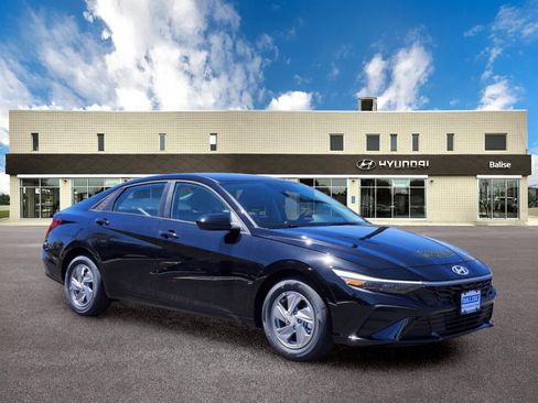 New 2026 Hyundai Elantra SE FWD image 1