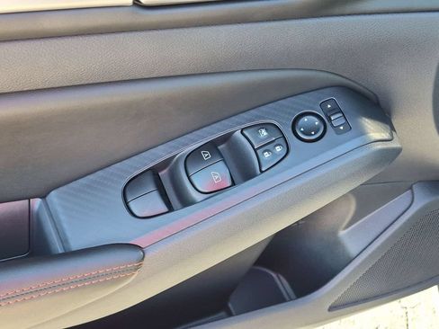 Used 2026 Nissan Altima 2.5 SR FWD image 11