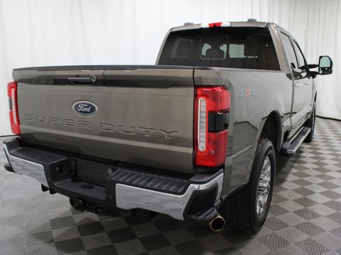 Used 2023 Ford F250 Lariat w/ Chrome Package image 33