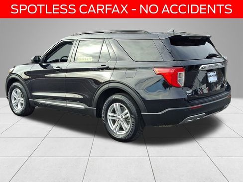 Used 2022 Ford Explorer XLT w/ Equipment Group 202A image 6