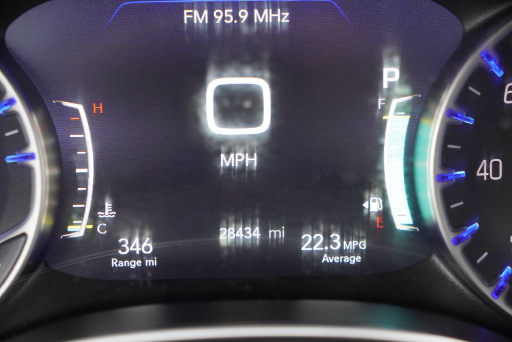 Certified 2026 Chrysler Pacifica Limited FWD image 37