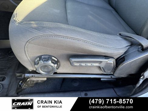 Used 2022 Jeep Gladiator Overland image 11