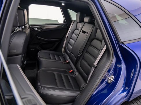 Certified 2025 Porsche Macan GTS image 19