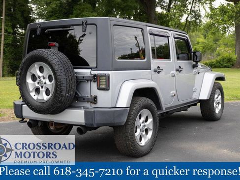 Used 2014 Jeep Wrangler Unlimited Sahara w/ Connectivity Group AWD/4WD image 8
