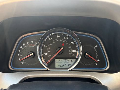 Used 2014 Toyota RAV4 Limited w/ Technology Package FWD image 11