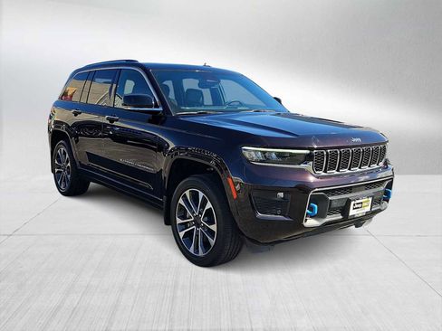 Used 2022 Jeep Grand Cherokee Overland w/ MOPAR Finishing Package image 2