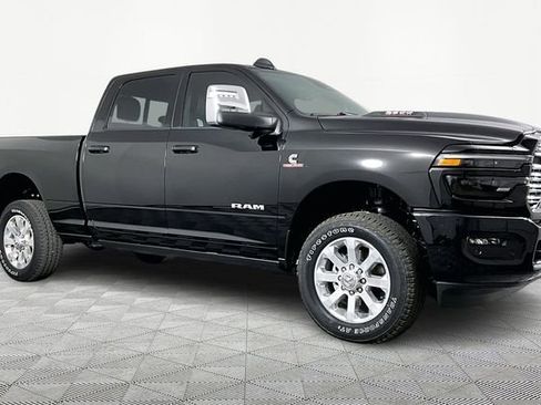 New 2026 RAM 2500 Laramie AWD/4WD image 3
