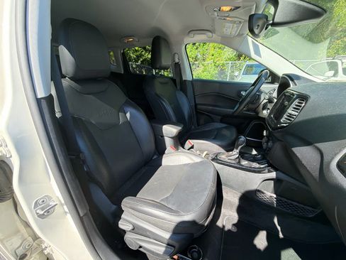 Used 2018 Jeep Compass Limited AWD/4WD image 16