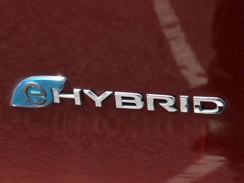Used 2018 Chrysler Pacifica Touring-L FWD image 49