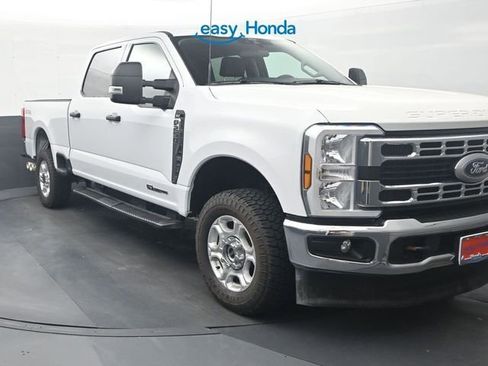 Used 2025 Ford F250 XLT AWD/4WD image 2
