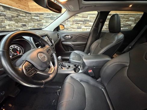 Used 2021 Jeep Cherokee Limited image 11