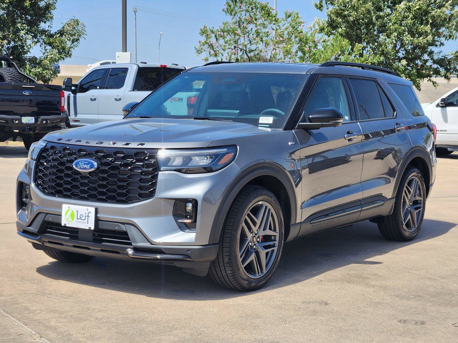 New 2026 Ford Explorer ST-Line w/ ST-Line Street Pack RWD image 2