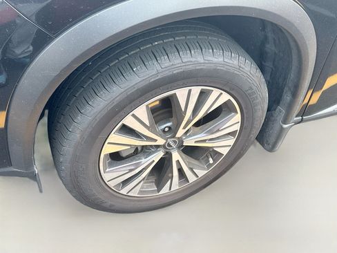 Used 2023 Nissan Rogue SV FWD image 25