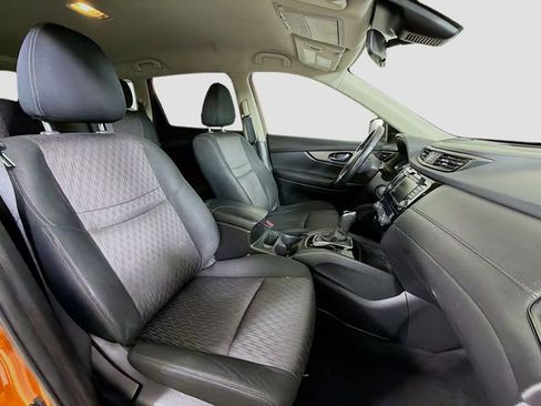Used 2020 Nissan Rogue SV FWD image 27