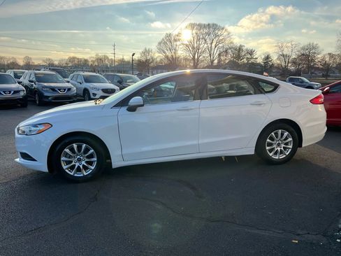 Used 2018 Ford Fusion S image 2