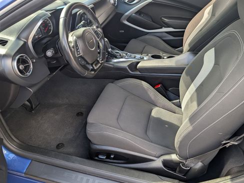 Used 2024 Chevrolet Camaro LT w/ Technology Package image 11