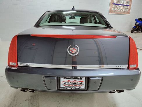 Used 2009 Cadillac DTS w/ Trunk Convenience Package FWD image 8