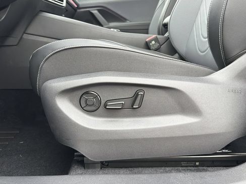 New 2026 Volkswagen Tiguan SE R-Line FWD image 22