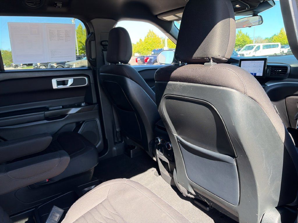 Used 2020 Ford Explorer XLT AWD/4WD image 34