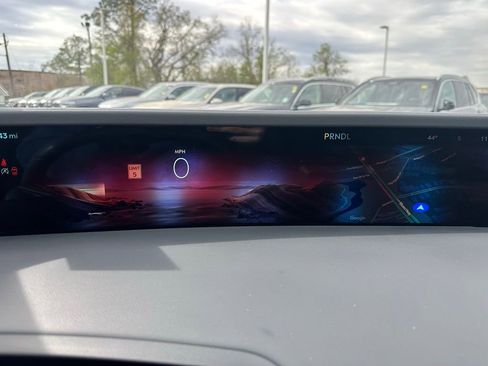 Used 2025 Lincoln Nautilus Reserve image 14