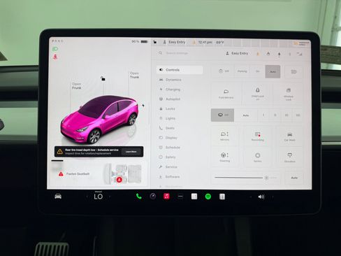 Used 2024 Tesla Model Y 2WD image 24