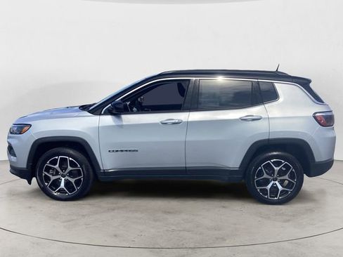 Certified 2025 Jeep Compass Limited AWD/4WD image 2