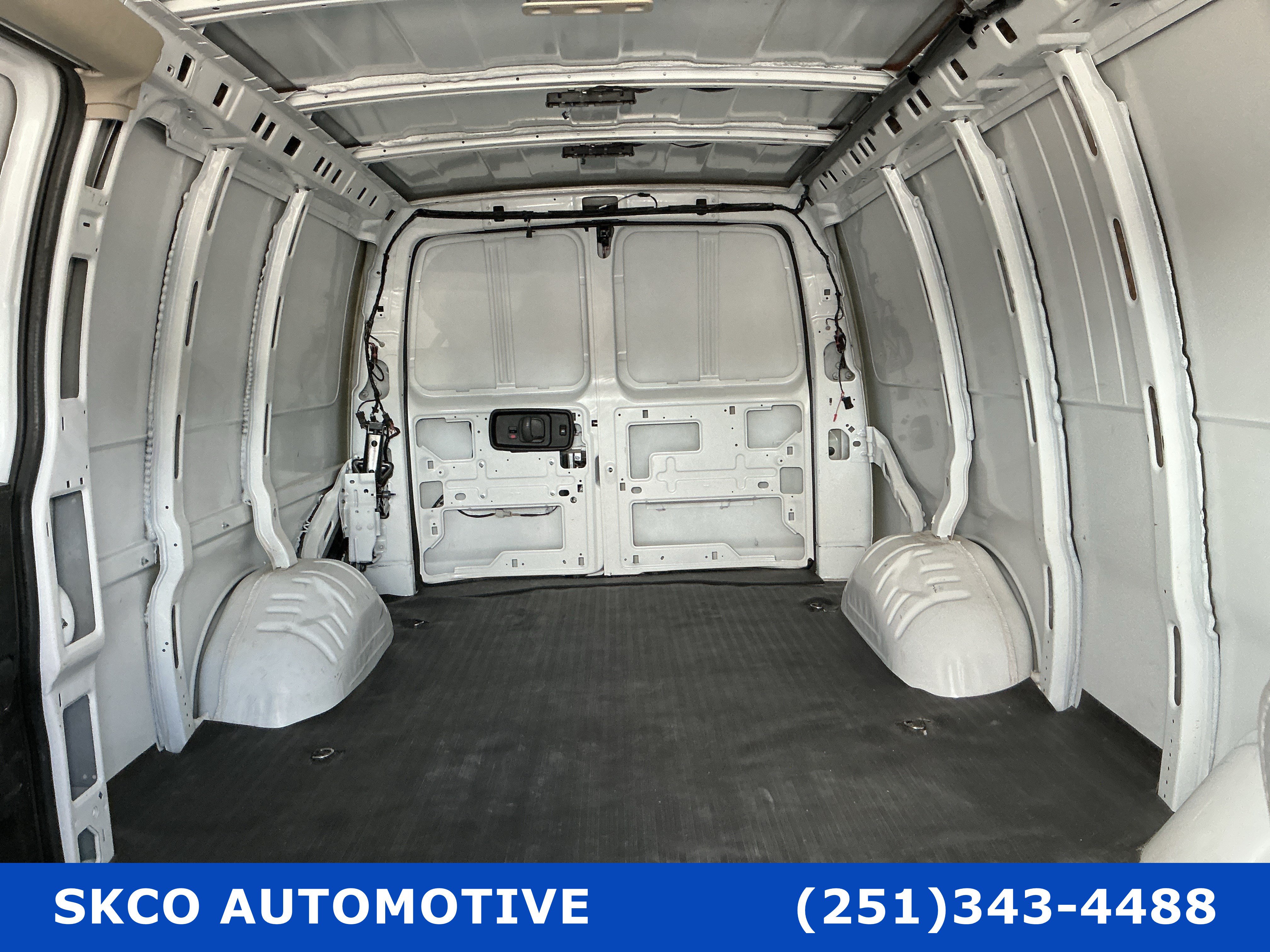 Used 2025 Chevrolet Express 2500 Extended w/ Driver Convenience Package RWD image 27