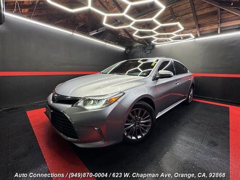 Used 2017 Toyota Avalon Limited w/ Carpet Mat Package image 2