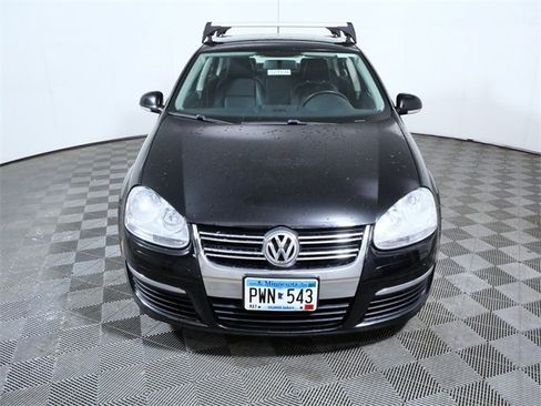 Used 2010 Volkswagen Jetta Limited Edition image 3
