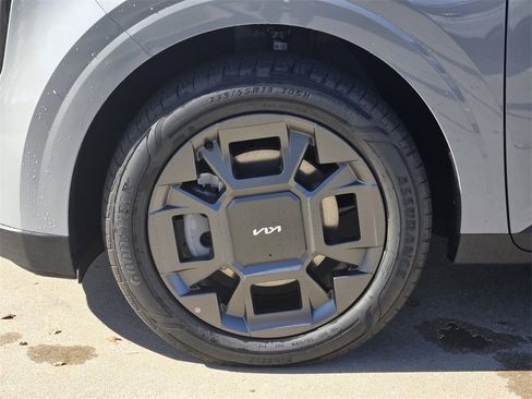 New 2026 Kia Carnival EX image 8