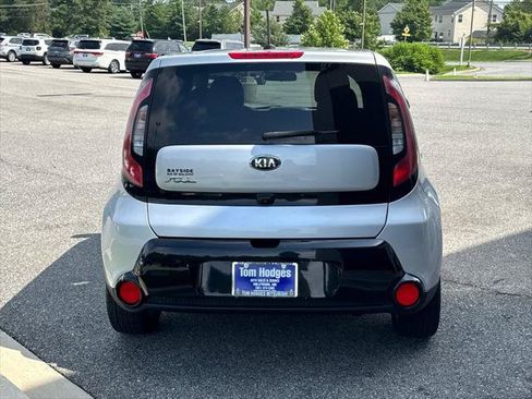 Used 2016 Kia Soul + FWD image 5