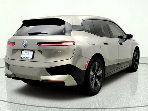 Used 2025 BMW iX xDrive50 w/ Premium Package AWD/4WD image 5