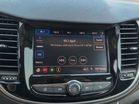 Used 2020 Chevrolet Trax LT w/ LT Convenience Package AWD/4WD image 25
