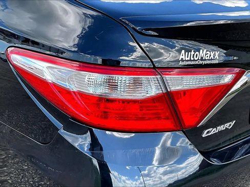Used 2016 Toyota Camry SE FWD image 22