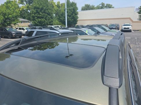 Used 2025 Subaru Outback Premium AWD/4WD image 4