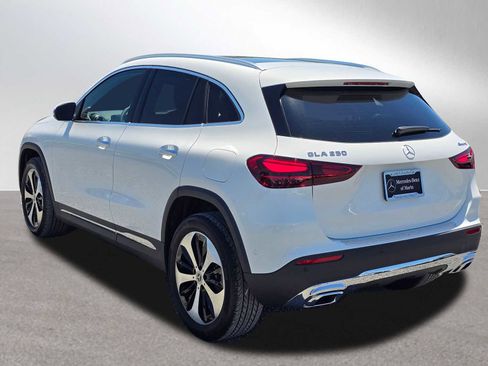 New 2025 Mercedes-Benz GLA 250 4MATIC image 5