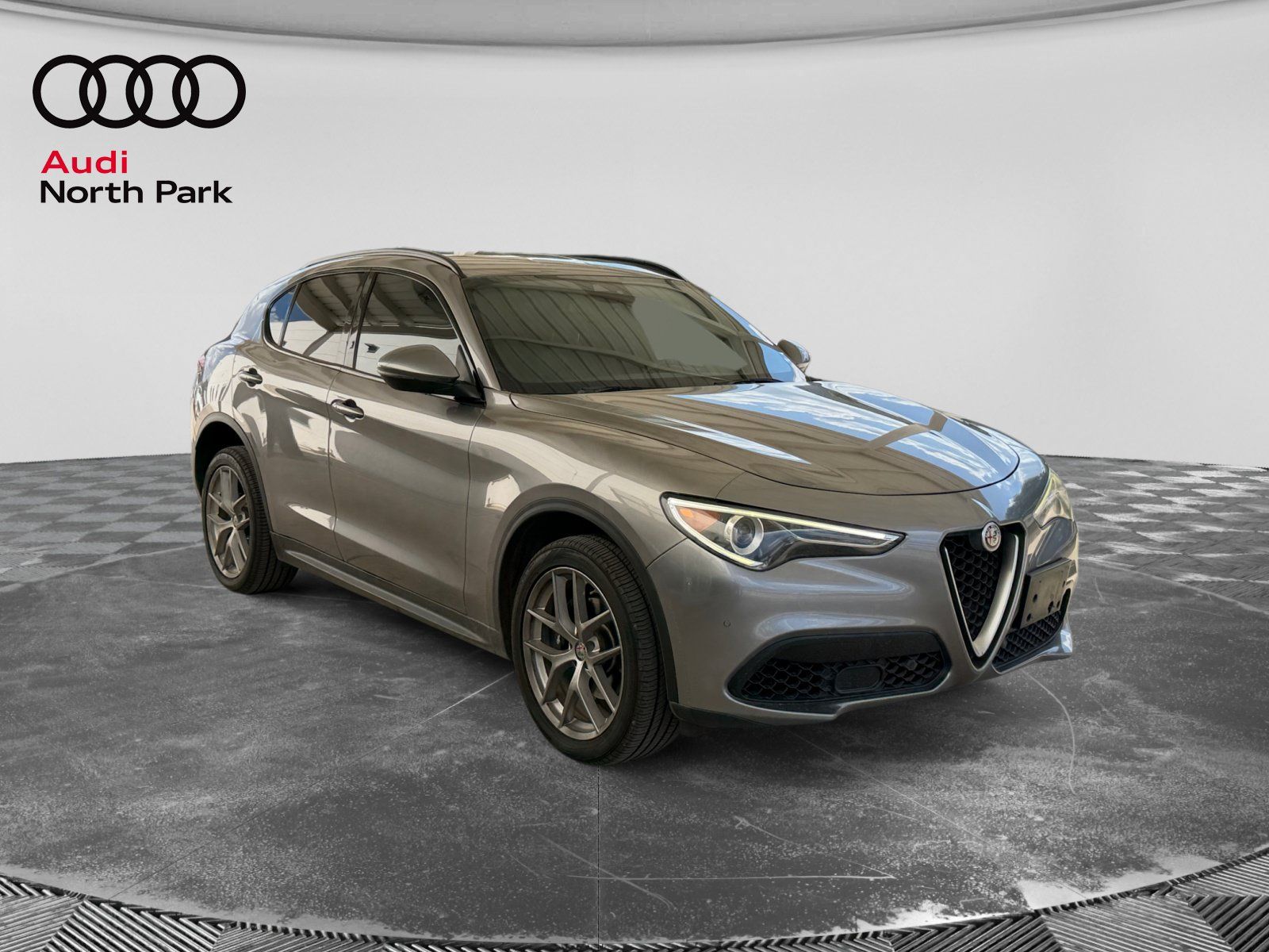 Used 2018 Alfa Romeo Stelvio Ti Sport AWD/4WD image 7
