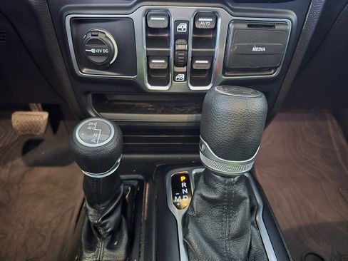Used 2019 Jeep Wrangler Unlimited Sport S AWD/4WD image 19