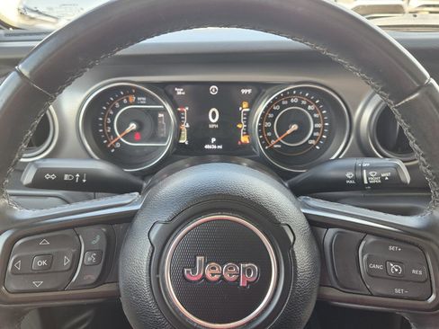 Used 2021 Jeep Gladiator Sport AWD/4WD image 17
