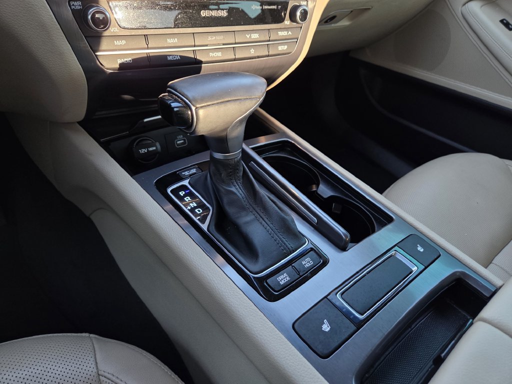 Used 2020 Genesis G80 3.8 RWD image 13